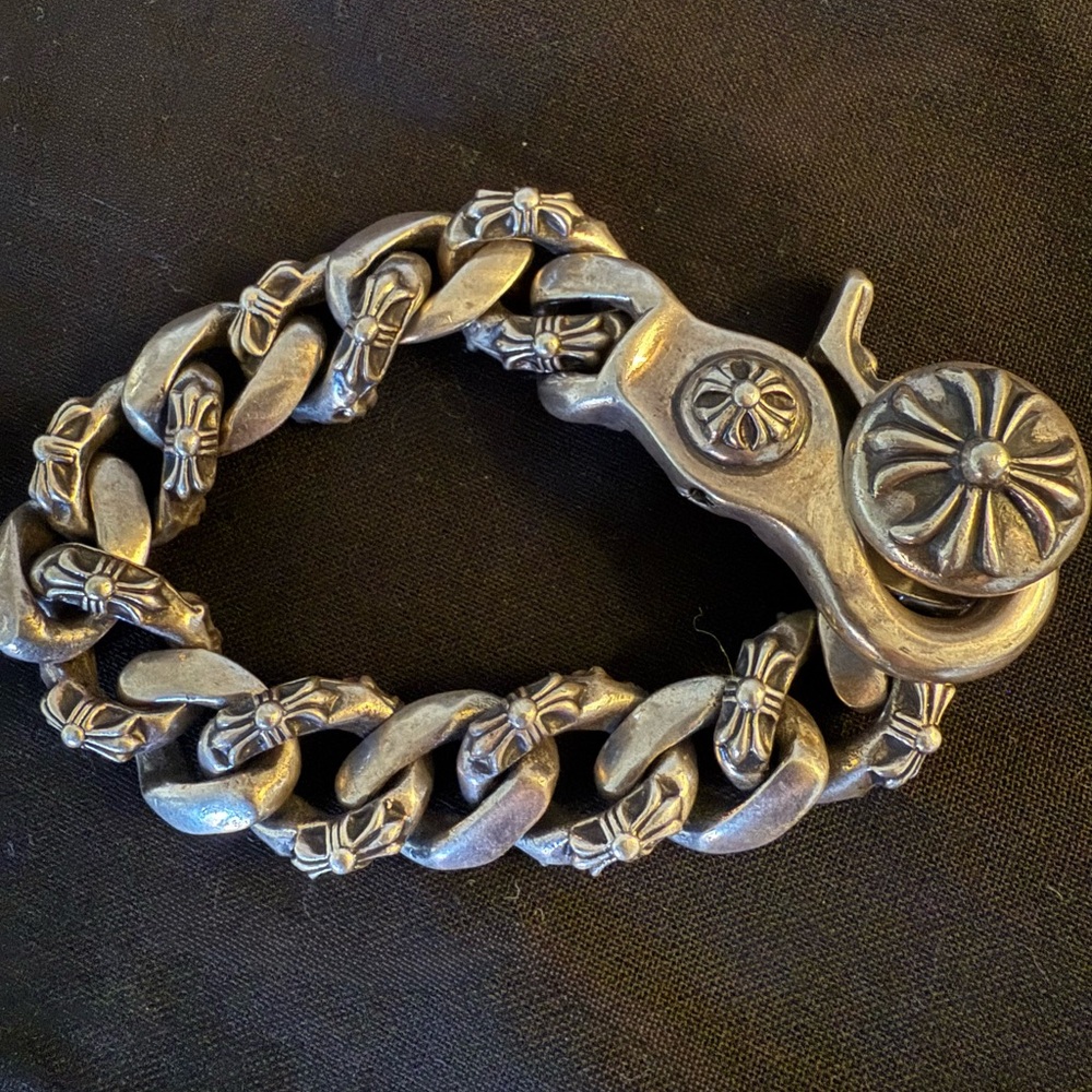 CHROME HEARTS Extra Fancy Link Clip Bracelet SV925  It’s authentic